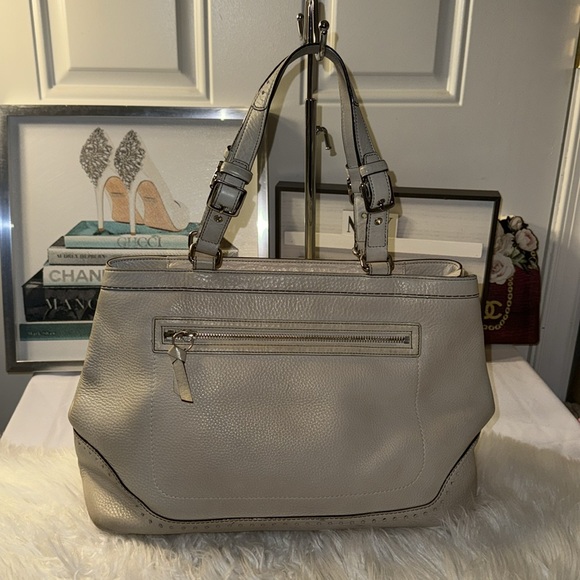 Coach Bone Leather Hampton Tassel Tote GUC - Picture 2 of 10